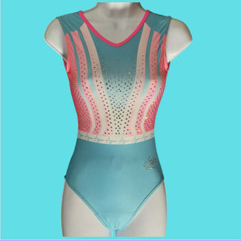 Sleeveless leotard with harmonious matte colors and sparkling rhinestones for artistic gymnastics. Elegance and performance combined! 1690 Gli/rosa