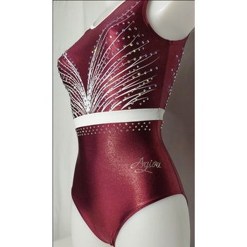 Metallic burgundy leotard, flowing white pattern. Elegance and fluidity for your performances! 🌟 1404